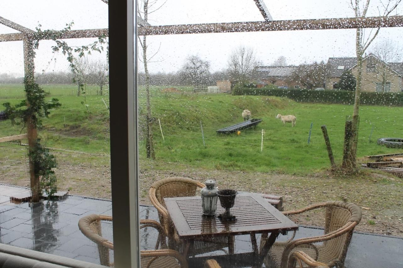 Landrust Appartement Horssen Buitenkant foto
